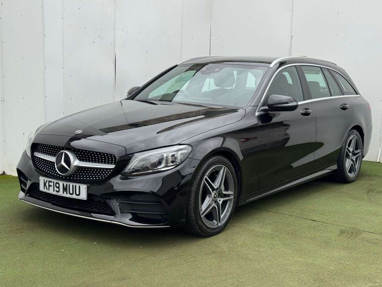 A 2019 MERCEDES C CLASS C 220 D AMG LINE PREMIUM A 2019 MERCEDES C CLASS C 220 D AMG LINE PREMIUM