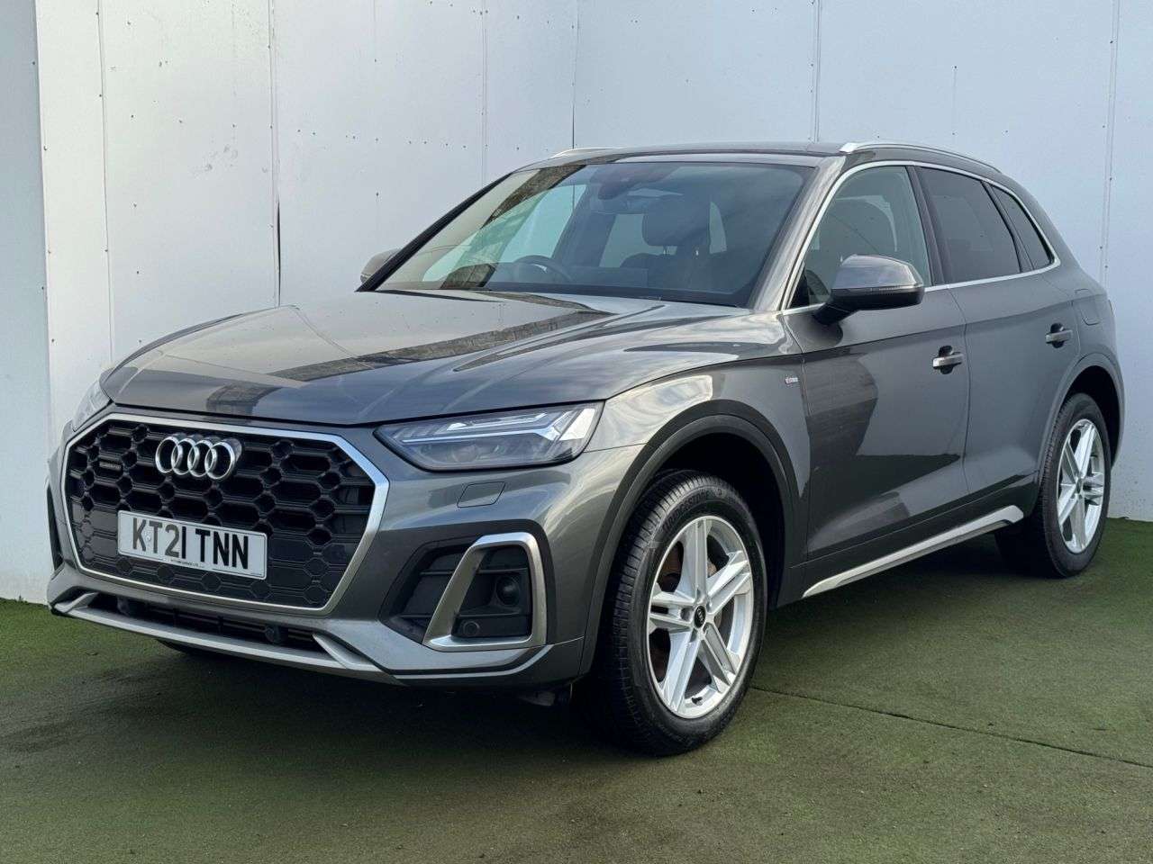 A 2021 AUDI Q5 2.0 TFSIe 50 S line SUV 5dr Petrol Plug-in Hybrid S Tronic quattro Euro 6 ( A 2021 AUDI Q5 2.0 TFSIe 50 S line SUV 5dr Petrol Plug-in Hybrid S Tronic quattro Euro 6 (