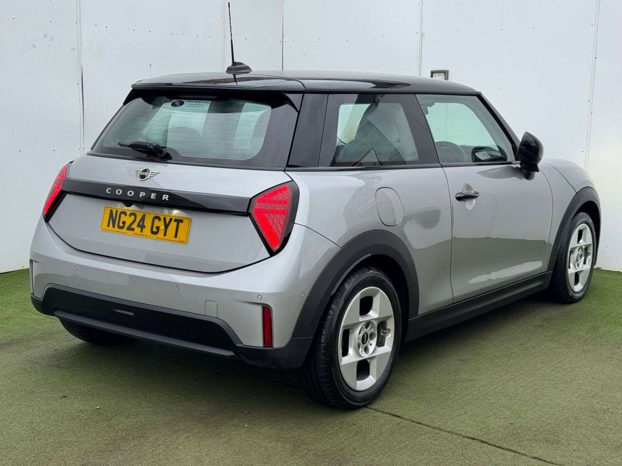 A 0 MINI HATCH COOPER 1.5C Classic (Level 1 PK) Hatchback 3dr Petrol Steptronic Euro 6 (s/s) (156 A 0 MINI HATCH COOPER 1.5C Classic (Level 1 PK) Hatchback 3dr Petrol Steptronic Euro 6 (s/s) (156