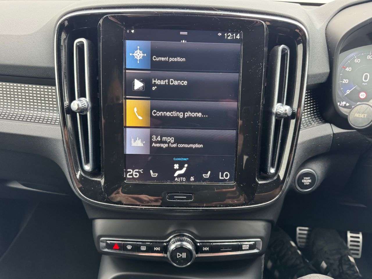 2022 VOLVO XC40 2022 VOLVO XC40