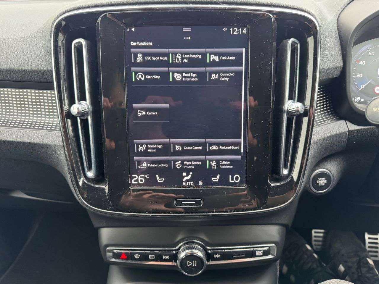 2022 VOLVO XC40 2022 VOLVO XC40