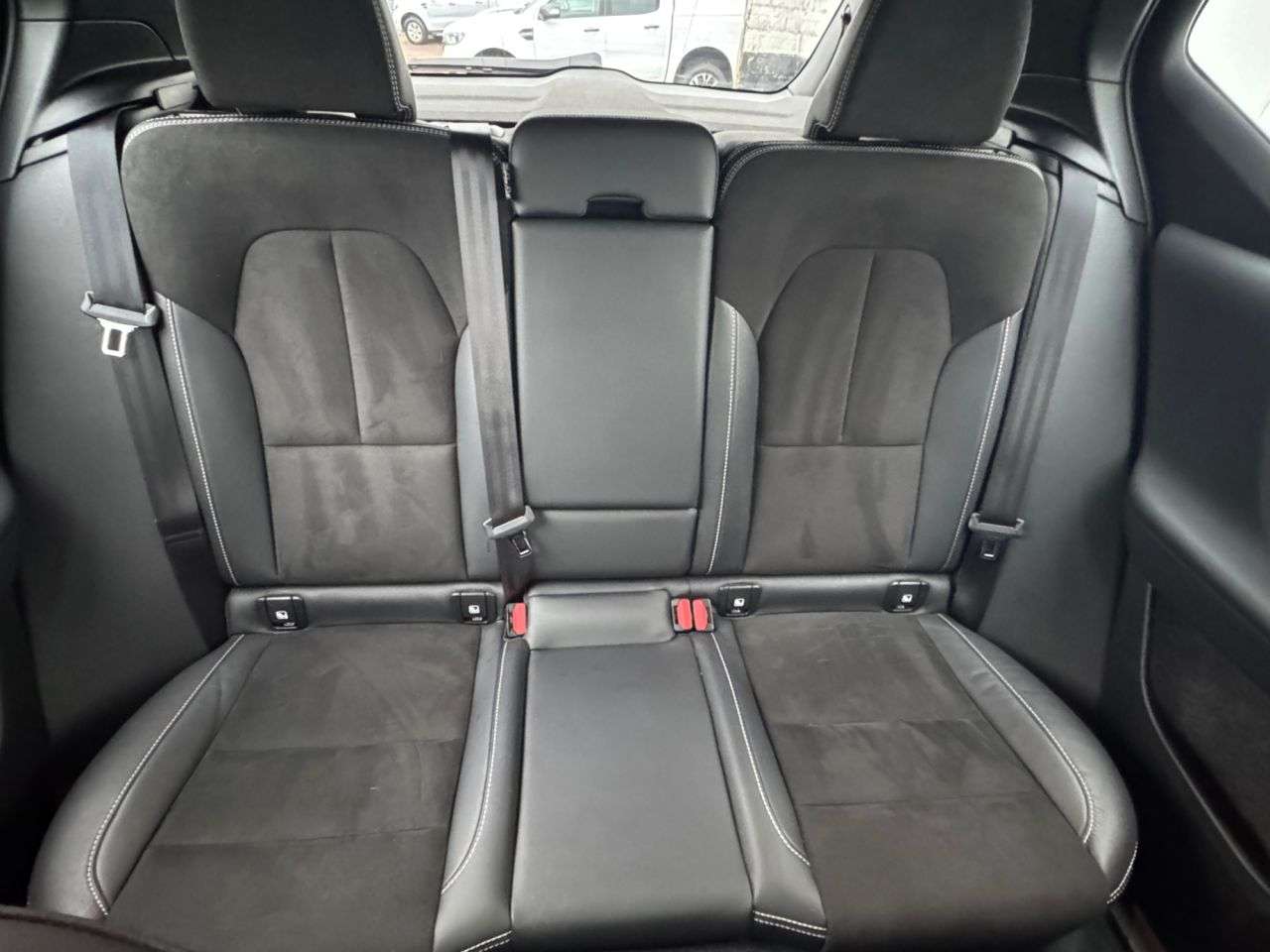 2022 VOLVO XC40 2022 VOLVO XC40