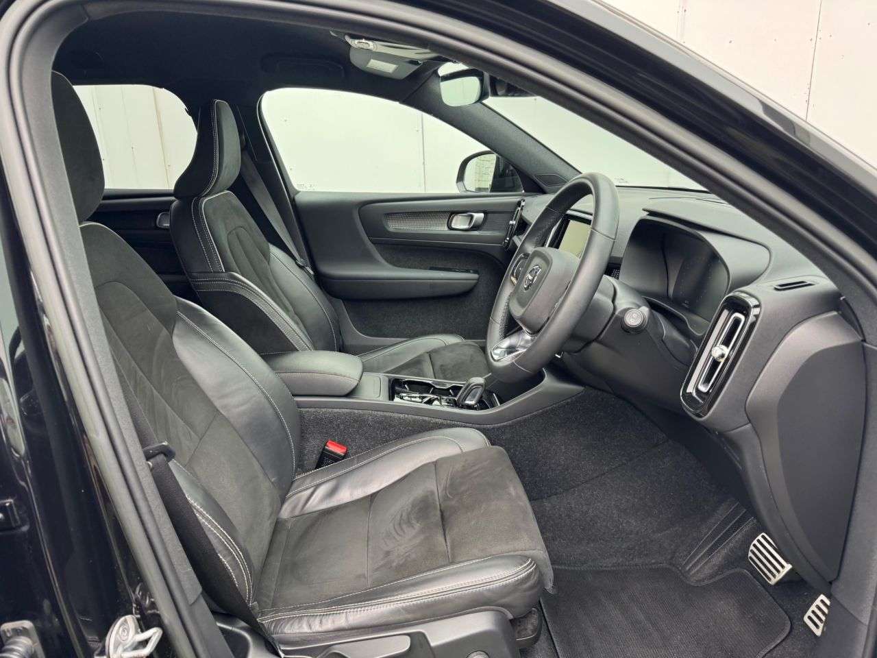 2022 VOLVO XC40 2022 VOLVO XC40