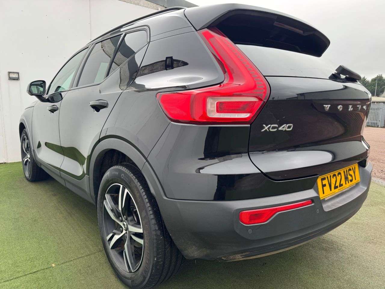 2022 VOLVO XC40 2022 VOLVO XC40