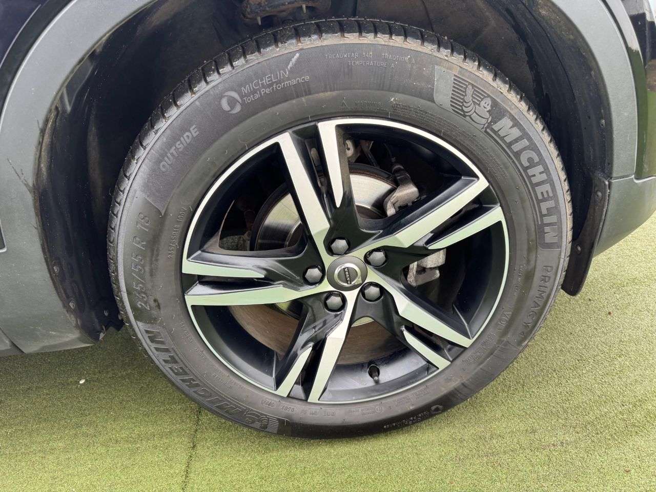 2022 VOLVO XC40 2022 VOLVO XC40