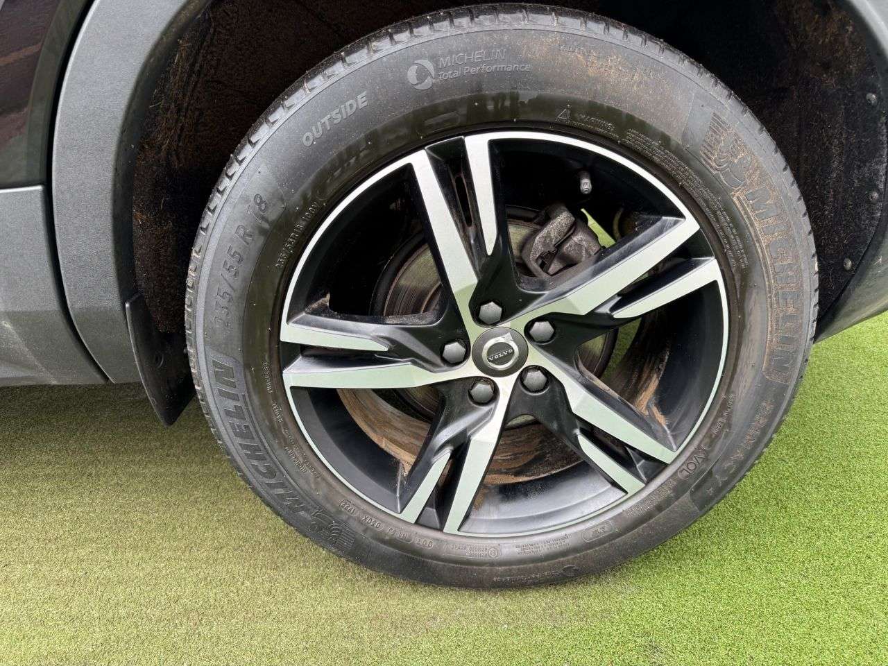 2022 VOLVO XC40 2022 VOLVO XC40