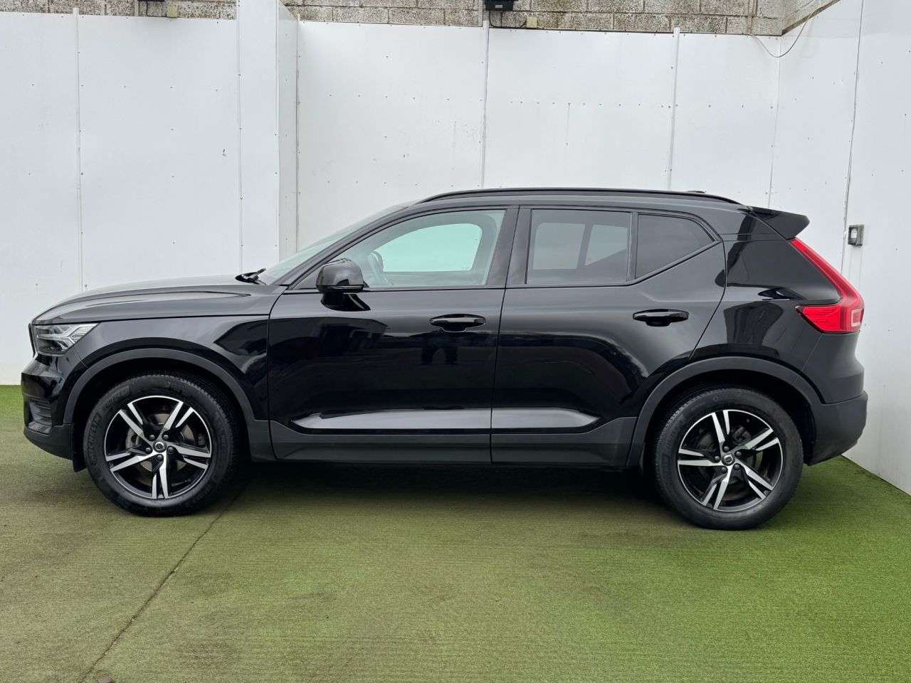 2022 VOLVO XC40 2022 VOLVO XC40
