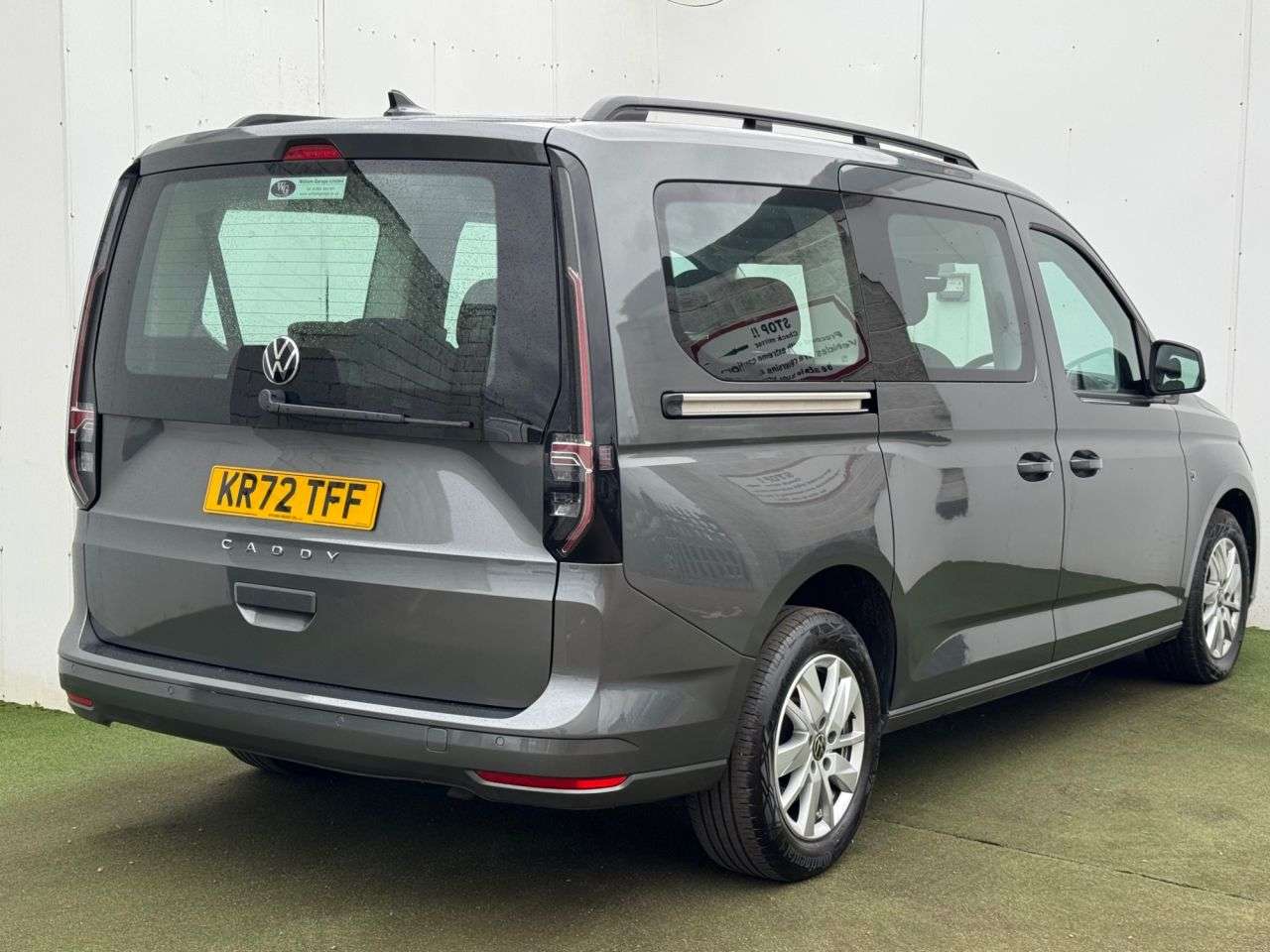 A 2022 VOLKSWAGEN CADDY MAXI 1.5 TSI Life MPV 5dr Petrol DSG Euro 6 (s/s) (114 ps) A 2022 VOLKSWAGEN CADDY MAXI 1.5 TSI Life MPV 5dr Petrol DSG Euro 6 (s/s) (114 ps)