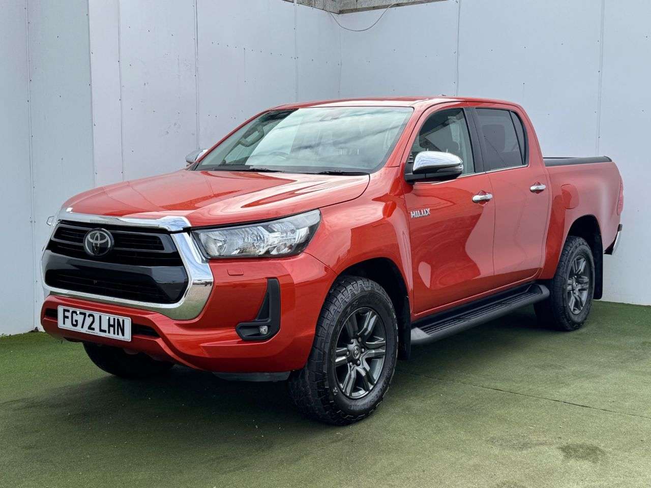A 2023 TOYOTA HI-LUX 2.4 D-4D Icon Pickup Double Cab 4dr Diesel Manual 4WD Euro 6 (s/s) (150 ps) A 2023 TOYOTA HI-LUX 2.4 D-4D Icon Pickup Double Cab 4dr Diesel Manual 4WD Euro 6 (s/s) (150 ps)