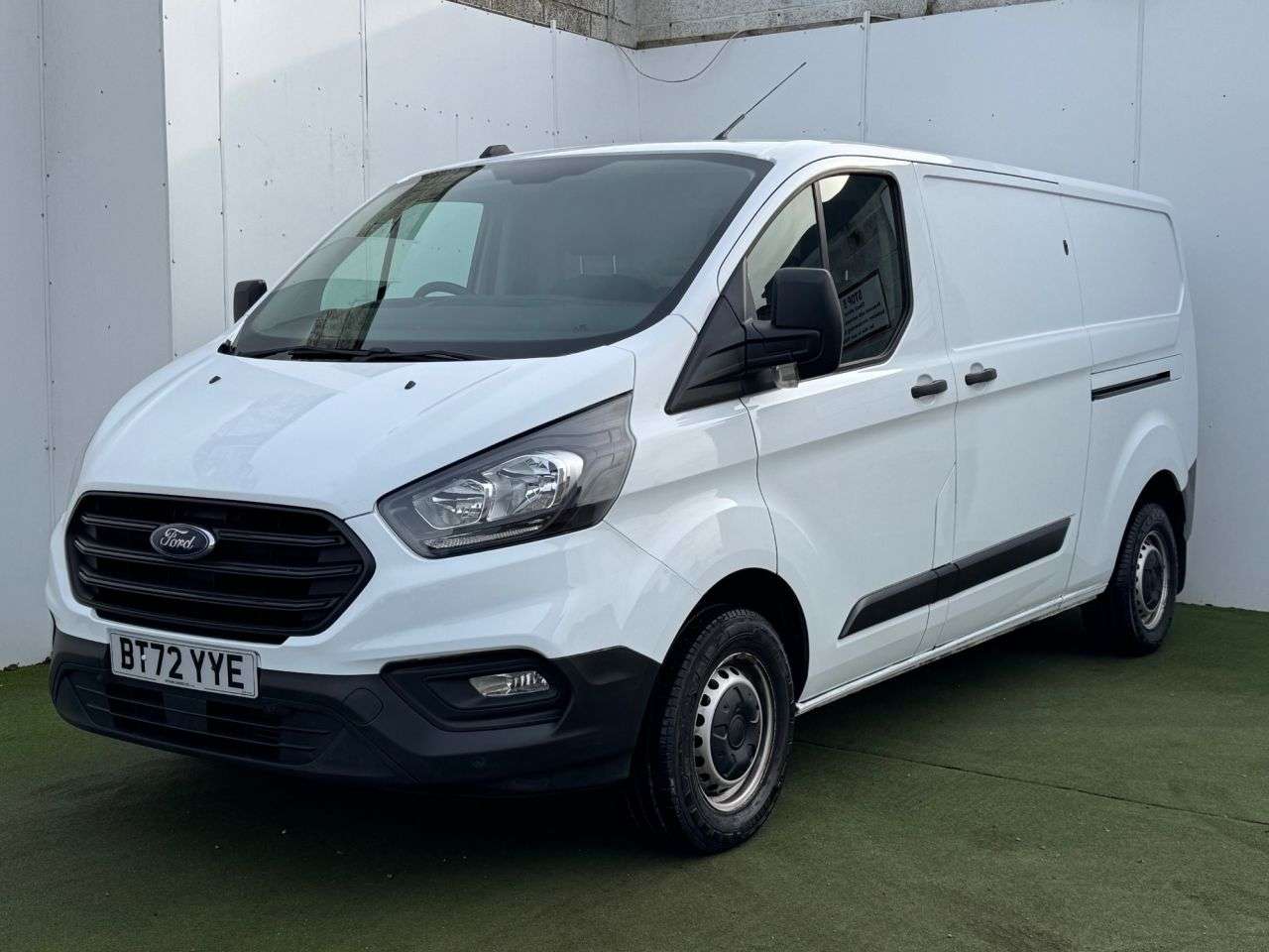 A 2023 FORD TRANSIT CUSTOM 2.0 300 EcoBlue Leader Panel Van 5dr Diesel Manual L2 H1 Euro 6 (s/s) (105 A 2023 FORD TRANSIT CUSTOM 2.0 300 EcoBlue Leader Panel Van 5dr Diesel Manual L2 H1 Euro 6 (s/s) (105