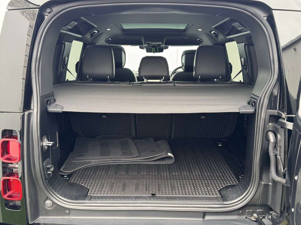 2023 LAND ROVER DEFENDER 2023 LAND ROVER DEFENDER