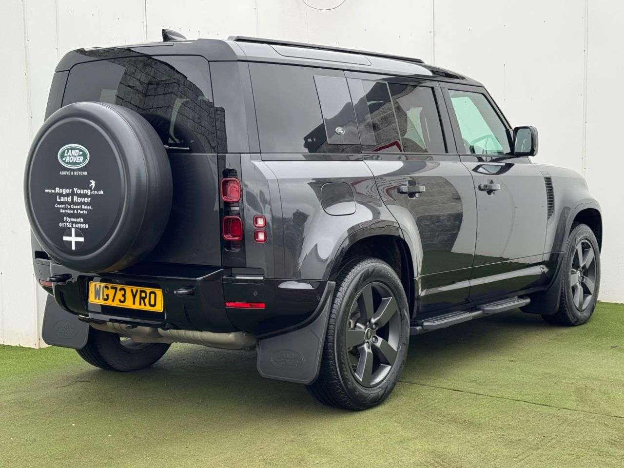 A 2023 LAND ROVER DEFENDER 3.0 D300 MHEV X-Dynamic HSE SUV 5dr Diesel Auto 4WD Euro 6 (s/s) (300 ps) A 2023 LAND ROVER DEFENDER 3.0 D300 MHEV X-Dynamic HSE SUV 5dr Diesel Auto 4WD Euro 6 (s/s) (300 ps)