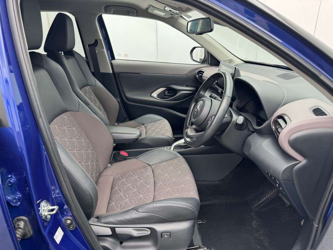 2022 TOYOTA YARIS CROSS 2022 TOYOTA YARIS CROSS
