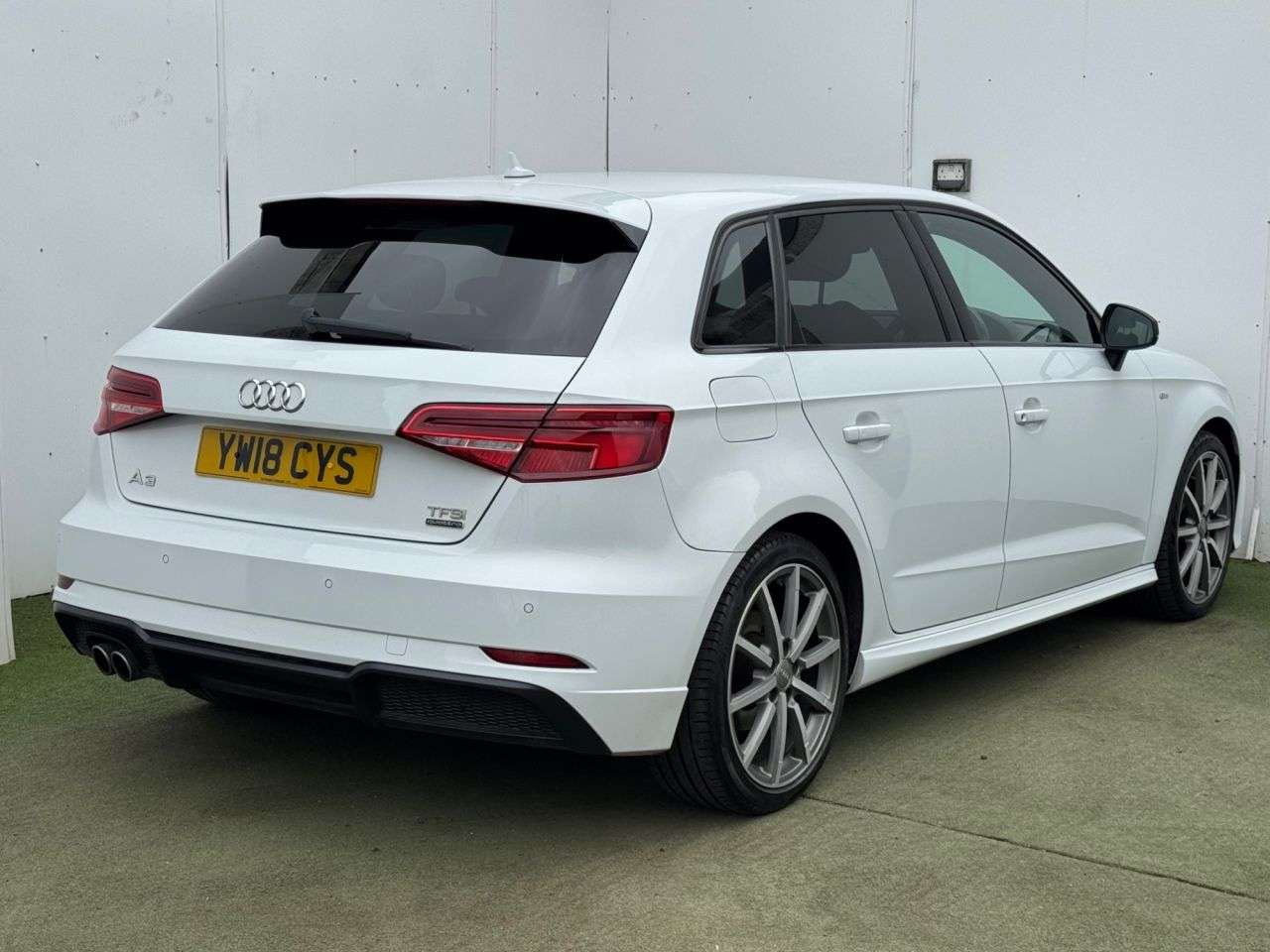 A 2018 AUDI A3 2.0 TFSI Black Edition Sportback 5dr Petrol S Tronic quattro Euro 6 (s/s) ( A 2018 AUDI A3 2.0 TFSI Black Edition Sportback 5dr Petrol S Tronic quattro Euro 6 (s/s) (