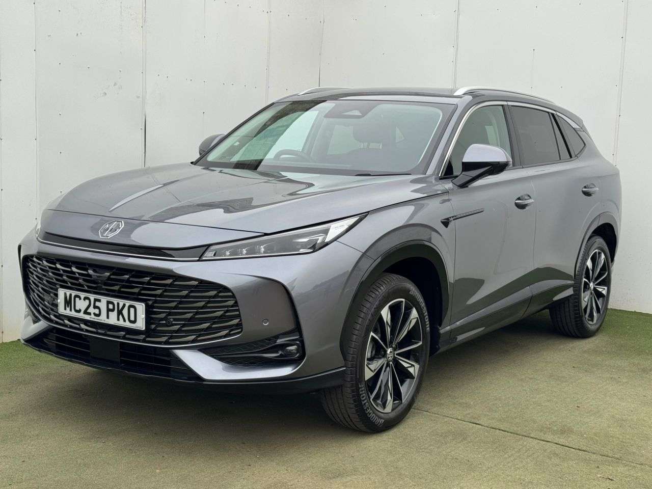 A 2025 MG MG HS 1.5 T-GDI Trophy SUV 5dr Petrol Manual Euro 6 (s/s) (169 ps) A 2025 MG MG HS 1.5 T-GDI Trophy SUV 5dr Petrol Manual Euro 6 (s/s) (169 ps)