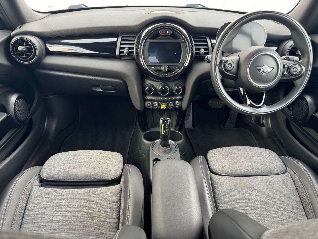 2021 MINI ELECTRIC HATCH 2021 MINI ELECTRIC HATCH