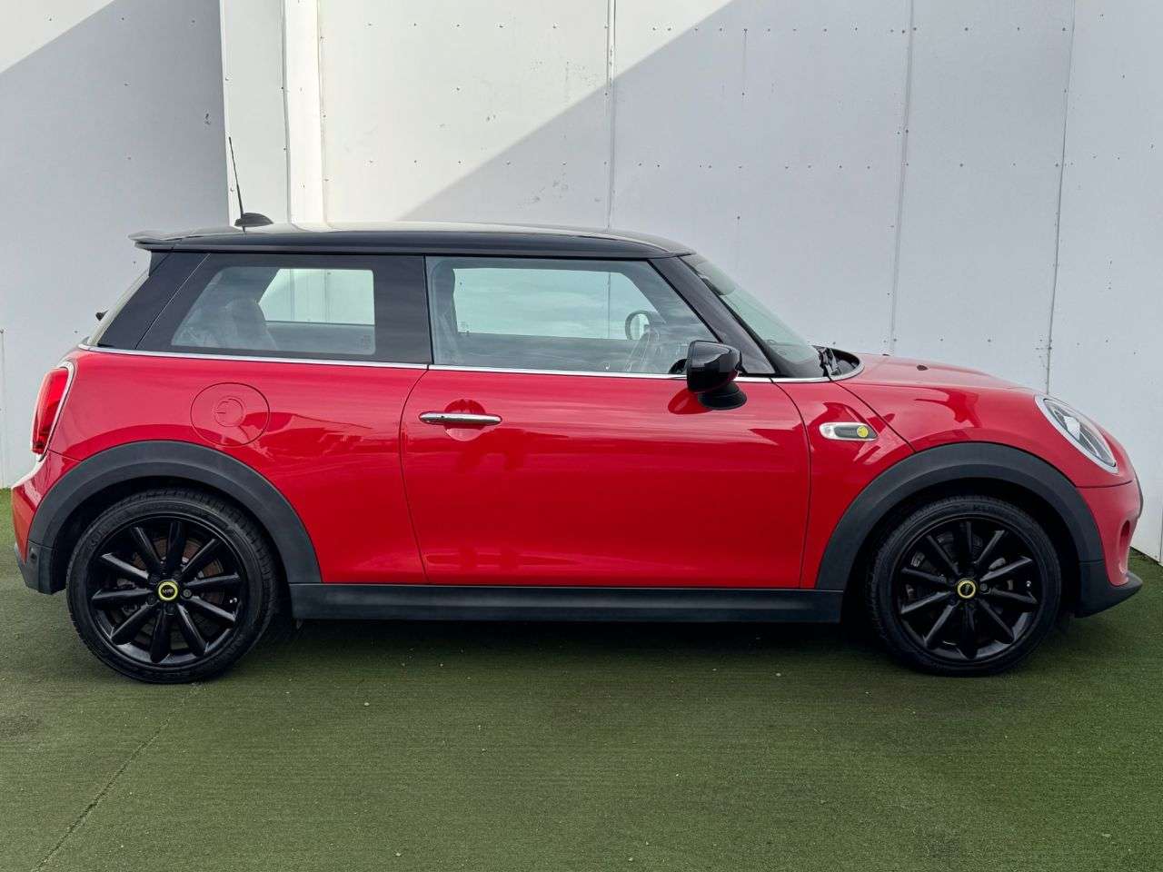 2021 MINI ELECTRIC HATCH 2021 MINI ELECTRIC HATCH