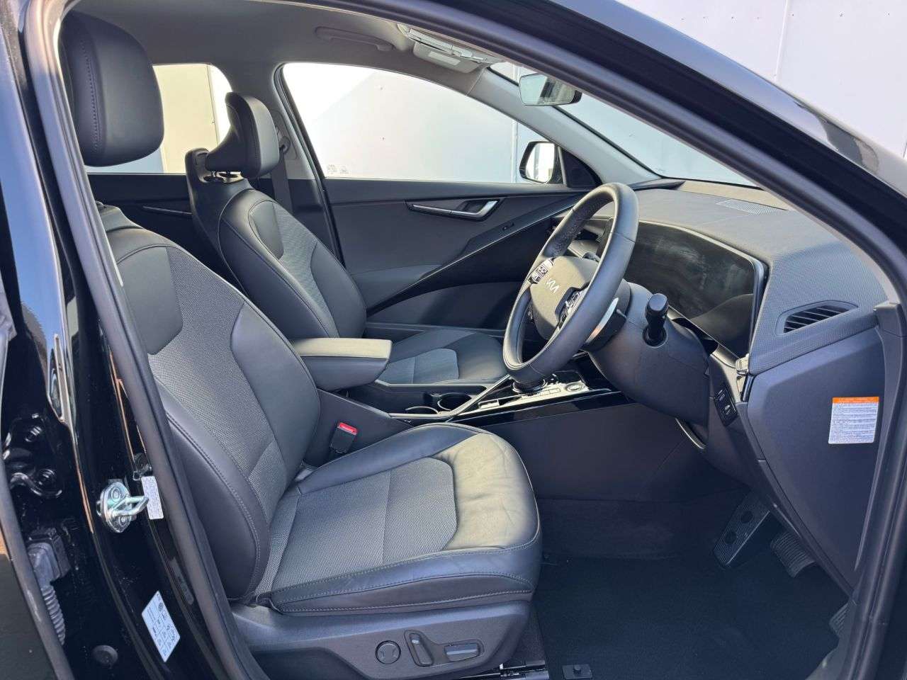 2023 KIA NIRO 2023 KIA NIRO