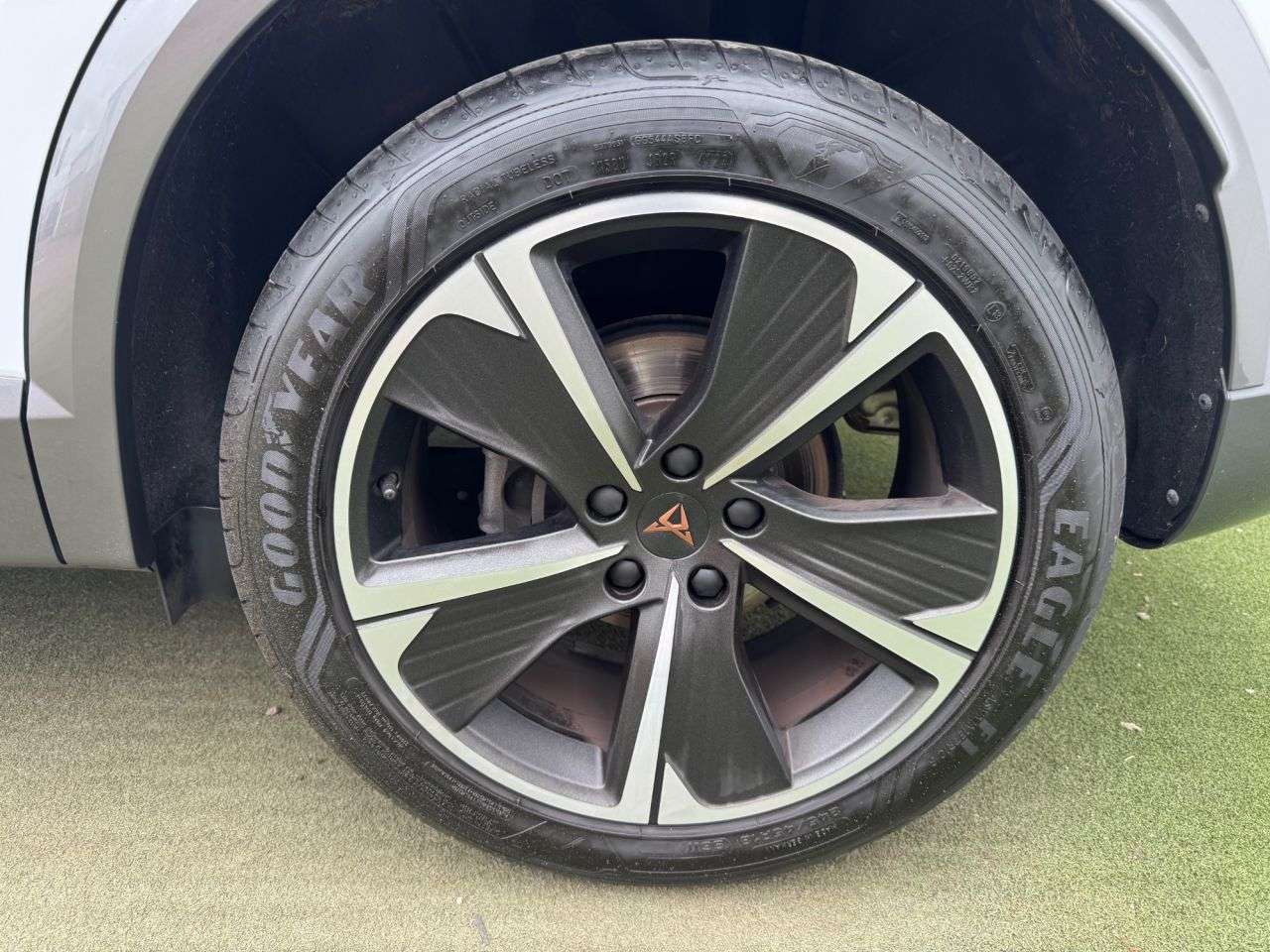 2024 CUPRA FORMENTOR 2024 CUPRA FORMENTOR