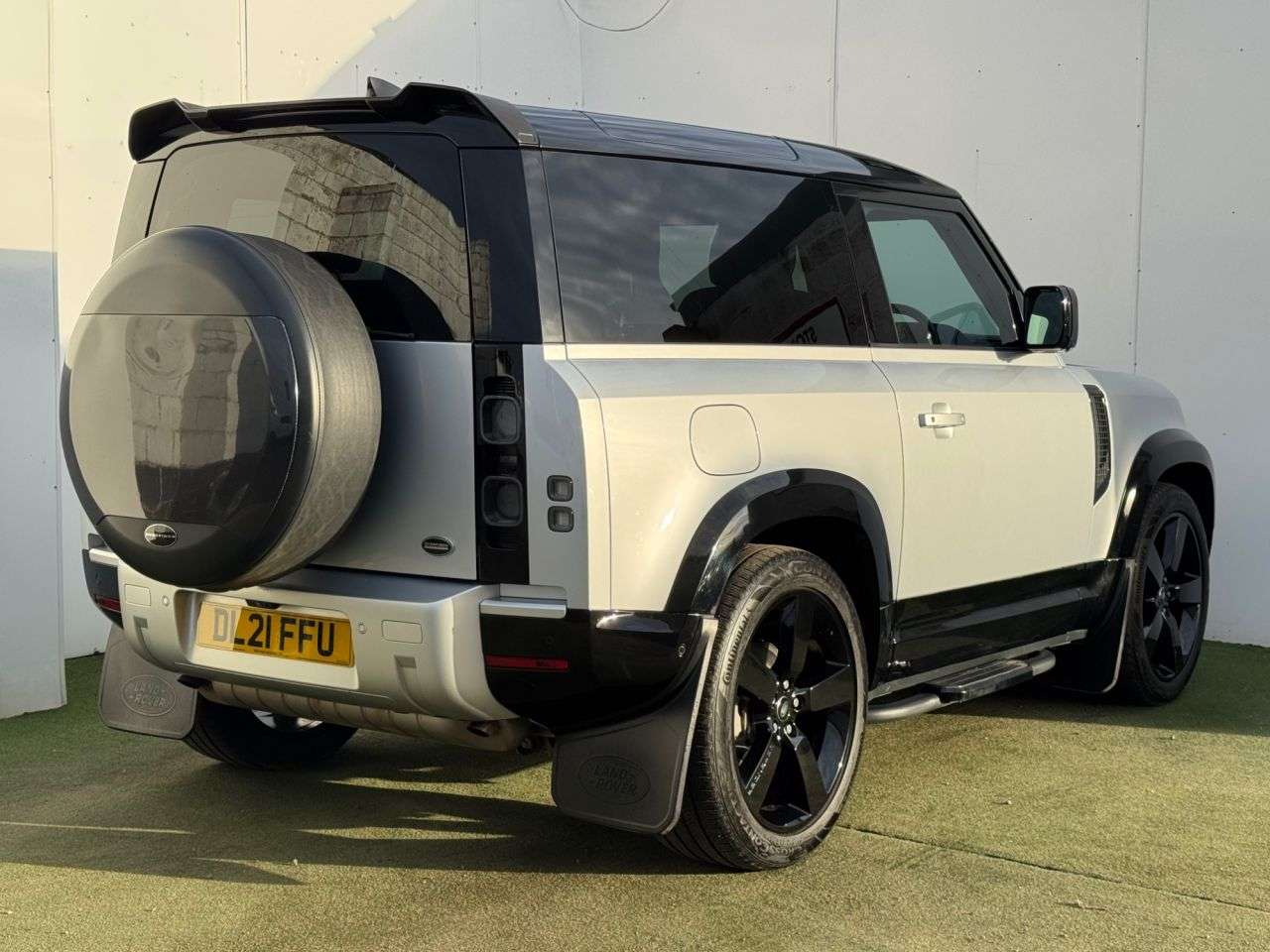 A 2021 LAND ROVER DEFENDER 2.0 P300 S SUV 3dr Petrol Auto 4WD Euro 6 (s/s) (300 ps) A 2021 LAND ROVER DEFENDER 2.0 P300 S SUV 3dr Petrol Auto 4WD Euro 6 (s/s) (300 ps)