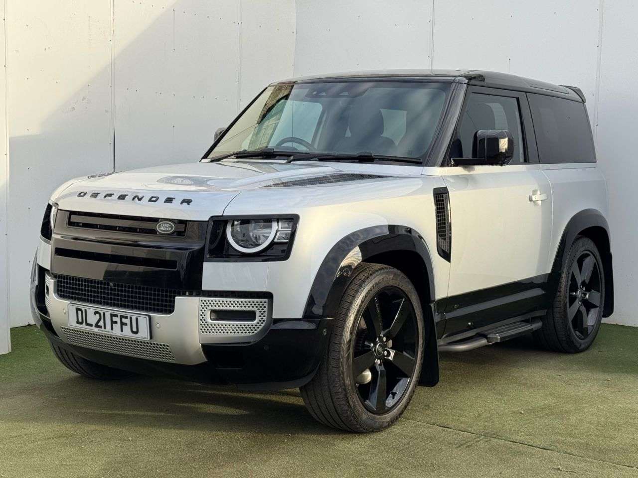 A 2021 LAND ROVER DEFENDER 2.0 P300 S SUV 3dr Petrol Auto 4WD Euro 6 (s/s) (300 ps) A 2021 LAND ROVER DEFENDER 2.0 P300 S SUV 3dr Petrol Auto 4WD Euro 6 (s/s) (300 ps)