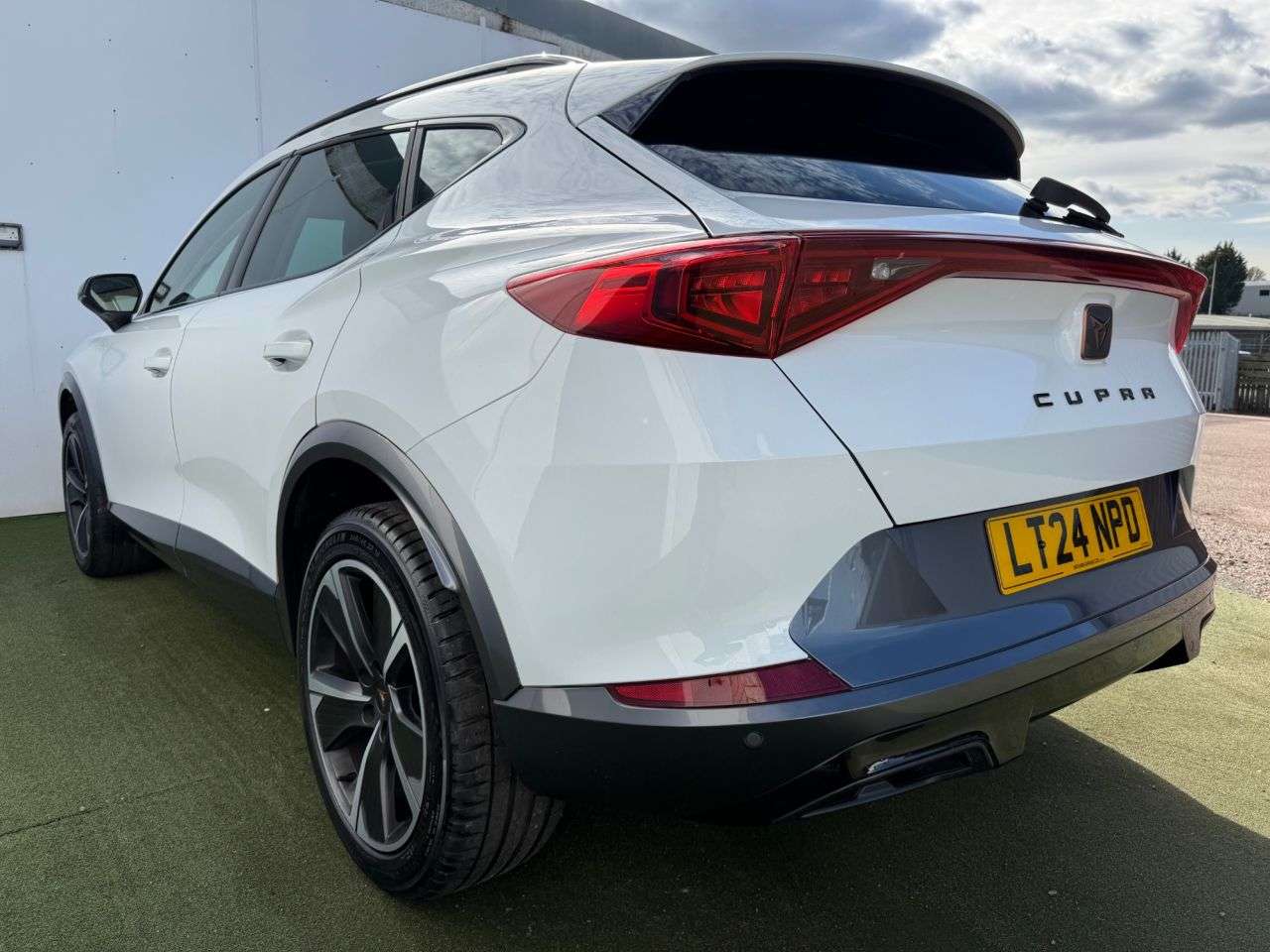2024 CUPRA FORMENTOR 2024 CUPRA FORMENTOR