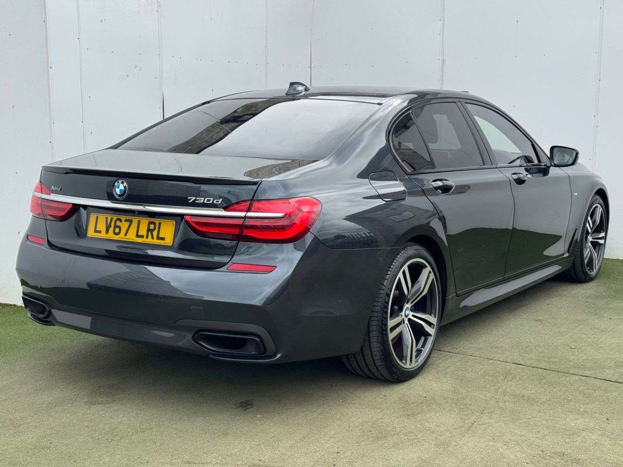 A 2017 BMW 7 SERIES 3.0 730d M Sport Saloon 4dr Diesel Auto xDrive Euro 6 (s/s) (265 ps) A 2017 BMW 7 SERIES 3.0 730d M Sport Saloon 4dr Diesel Auto xDrive Euro 6 (s/s) (265 ps)