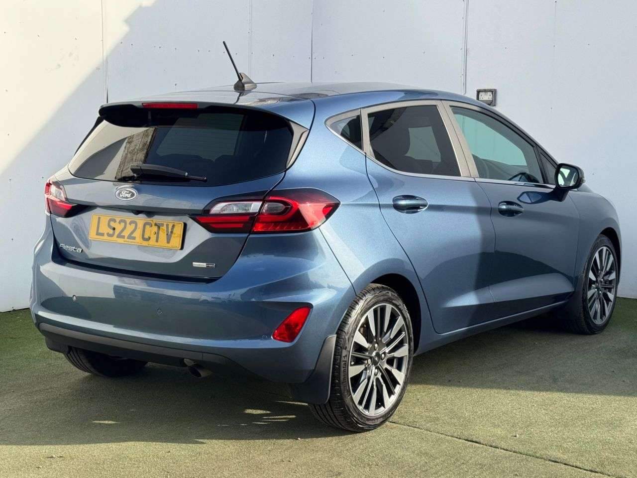 A 2022 FORD FIESTA 1.0T EcoBoost MHEV Titanium Vignale Hatchback 5dr Petrol Hybrid DCT Euro 6 A 2022 FORD FIESTA 1.0T EcoBoost MHEV Titanium Vignale Hatchback 5dr Petrol Hybrid DCT Euro 6