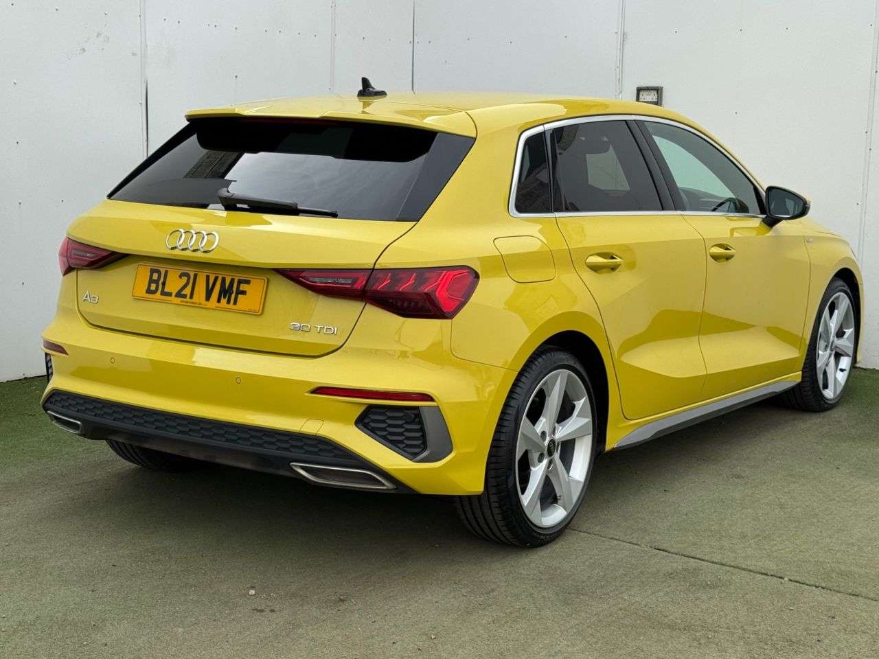 A 2021 AUDI A3 2.0 TDI 30 S line Sportback 5dr Diesel Manual Euro 6 (s/s) (116 ps) A 2021 AUDI A3 2.0 TDI 30 S line Sportback 5dr Diesel Manual Euro 6 (s/s) (116 ps)