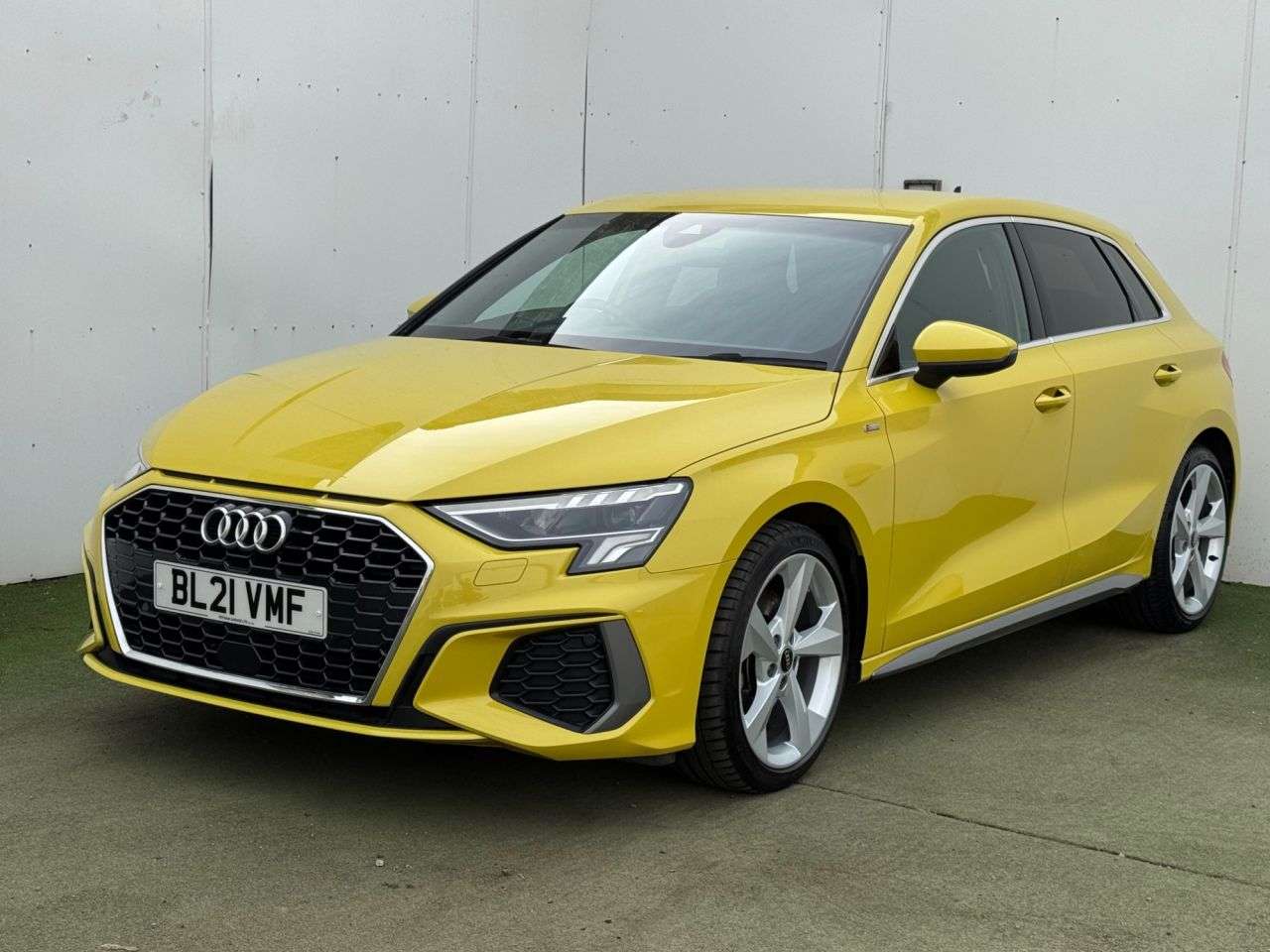 A 2021 AUDI A3 2.0 TDI 30 S line Sportback 5dr Diesel Manual Euro 6 (s/s) (116 ps) A 2021 AUDI A3 2.0 TDI 30 S line Sportback 5dr Diesel Manual Euro 6 (s/s) (116 ps)