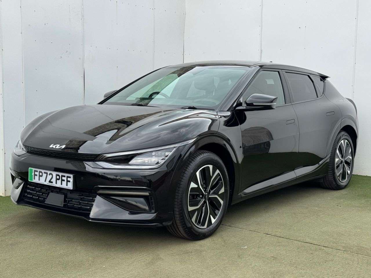 A 2023 KIA EV6 77.4kWh GT-Line Hatchback 5dr Electric Auto AWD (320 bhp) A 2023 KIA EV6 77.4kWh GT-Line Hatchback 5dr Electric Auto AWD (320 bhp)