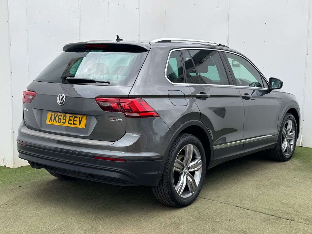 A 2019 VOLKSWAGEN TIGUAN 2.0 TDI Match SUV 5dr Diesel DSG 4Motion Euro 6 (s/s) (150 ps) A 2019 VOLKSWAGEN TIGUAN 2.0 TDI Match SUV 5dr Diesel DSG 4Motion Euro 6 (s/s) (150 ps)