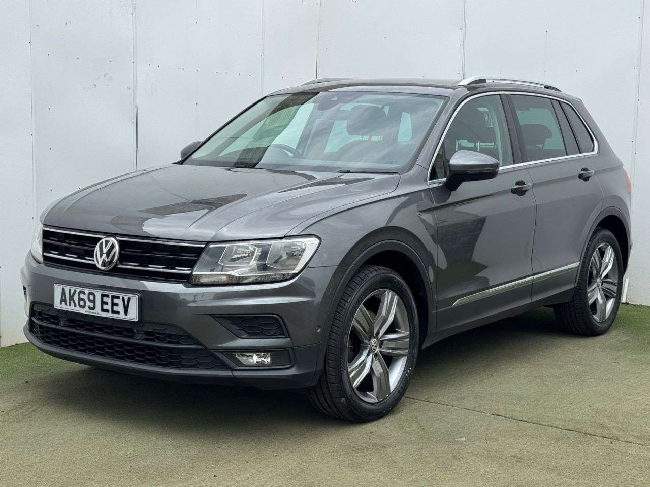 A 2019 VOLKSWAGEN TIGUAN 2.0 TDI Match SUV 5dr Diesel DSG 4Motion Euro 6 (s/s) (150 ps) A 2019 VOLKSWAGEN TIGUAN 2.0 TDI Match SUV 5dr Diesel DSG 4Motion Euro 6 (s/s) (150 ps)