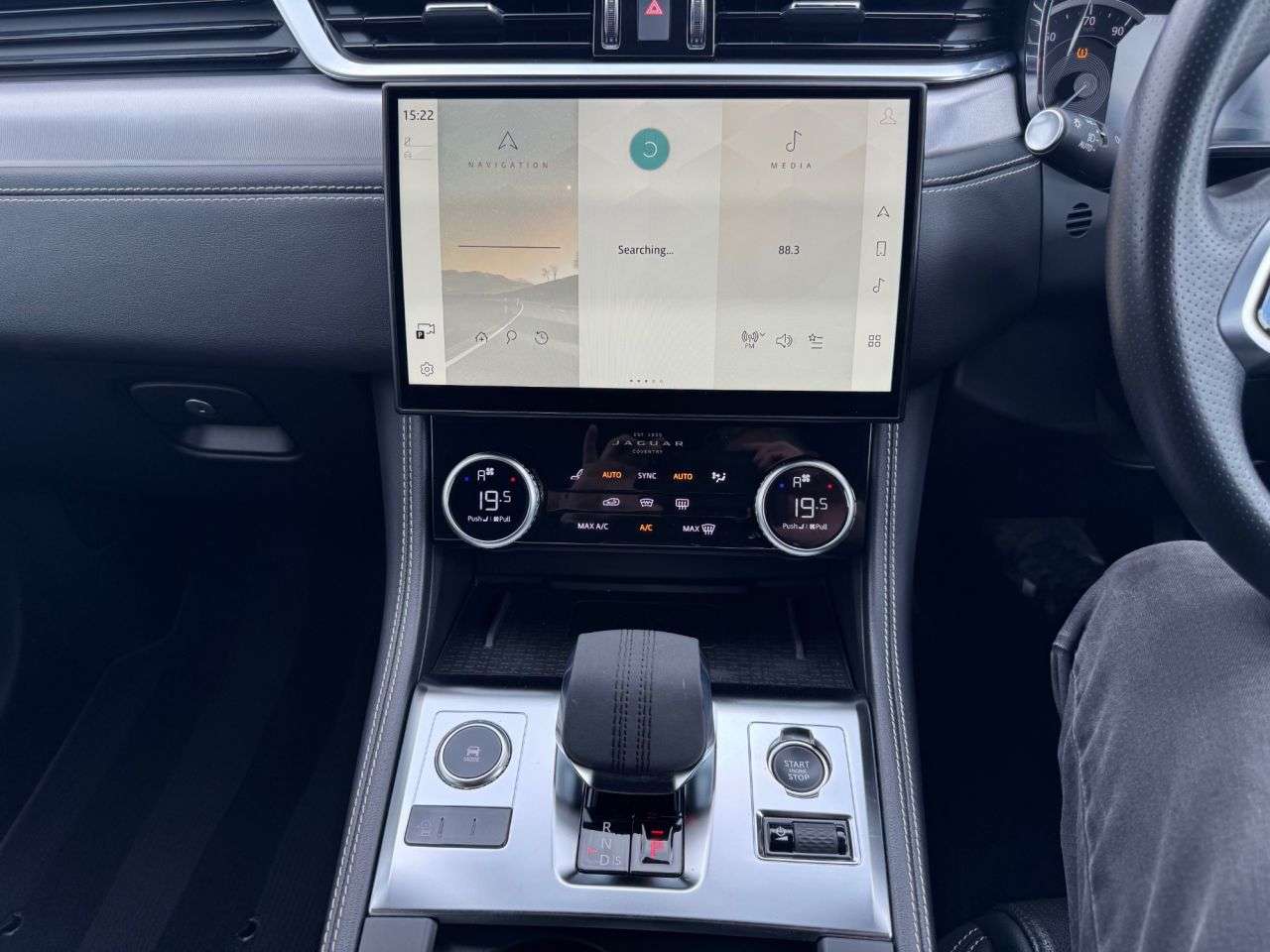 2023 JAGUAR F-PACE 2023 JAGUAR F-PACE
