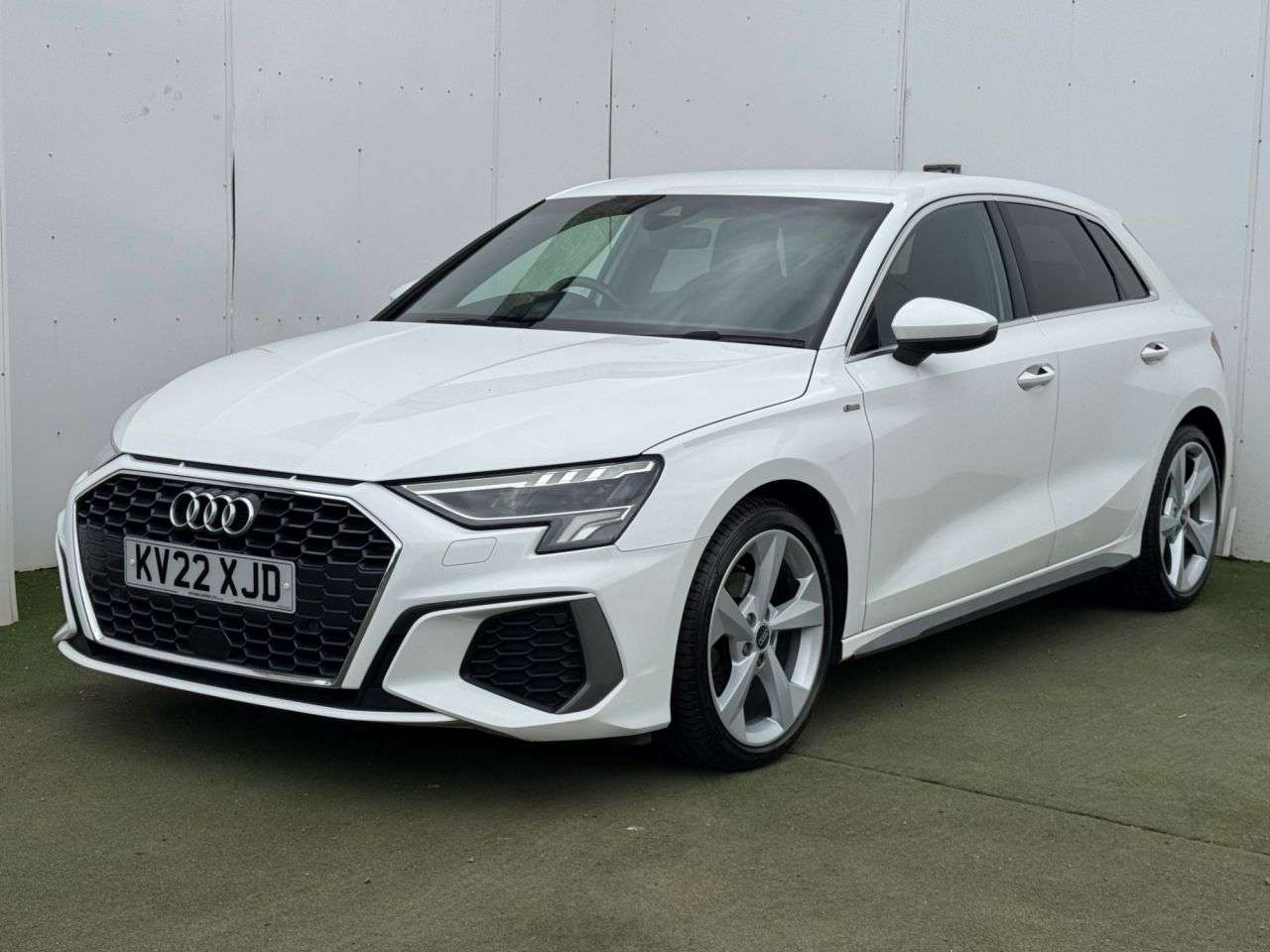 A 2022 AUDI A3 1.5 TFSI 35 S line Sportback 5dr Petrol S Tronic Euro 6 (s/s) (150 ps) A 2022 AUDI A3 1.5 TFSI 35 S line Sportback 5dr Petrol S Tronic Euro 6 (s/s) (150 ps)