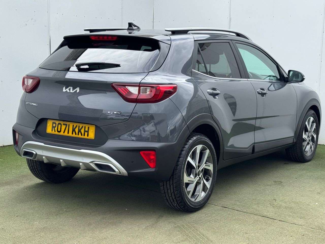 A 2021 KIA STONIC 1.0 T-GDi MHEV GT-Line SUV 5dr Petrol Hybrid DCT Euro 6 (s/s) (118 bhp) A 2021 KIA STONIC 1.0 T-GDi MHEV GT-Line SUV 5dr Petrol Hybrid DCT Euro 6 (s/s) (118 bhp)