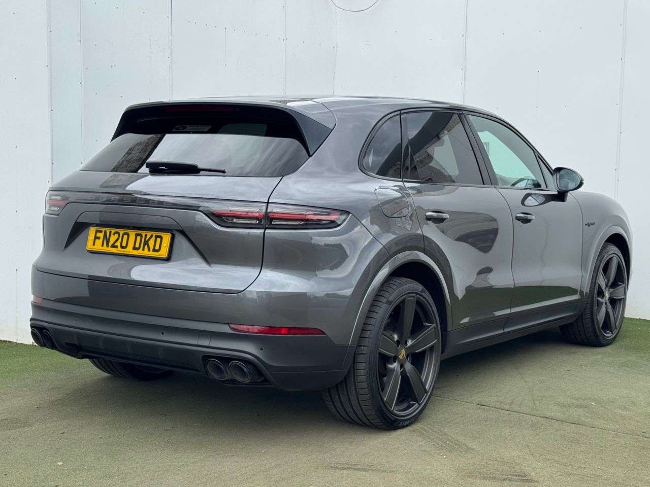 A 2020 PORSCHE CAYENNE 3.0 V6 E-Hybrid 14.1kWh SUV 5dr Petrol Plug-in Hybrid TiptronicS 4WD Euro 6 A 2020 PORSCHE CAYENNE 3.0 V6 E-Hybrid 14.1kWh SUV 5dr Petrol Plug-in Hybrid TiptronicS 4WD Euro 6