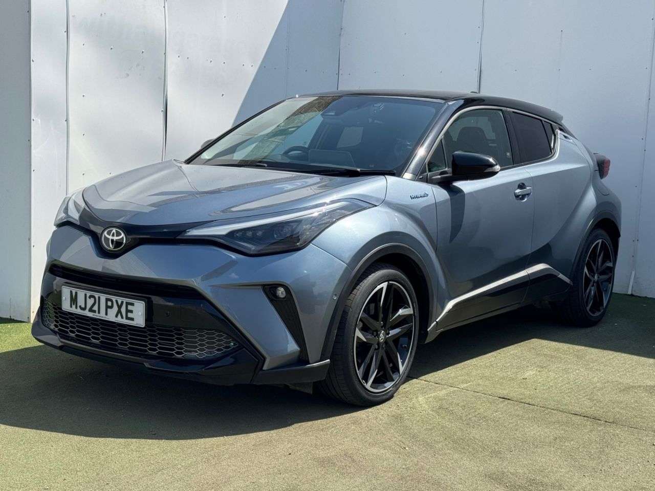 A 2021 TOYOTA C-HR 1.8 VVT-h GR SPORT SUV 5dr Petrol Hybrid CVT Euro 6 (s/s) (122 ps) A 2021 TOYOTA C-HR 1.8 VVT-h GR SPORT SUV 5dr Petrol Hybrid CVT Euro 6 (s/s) (122 ps)