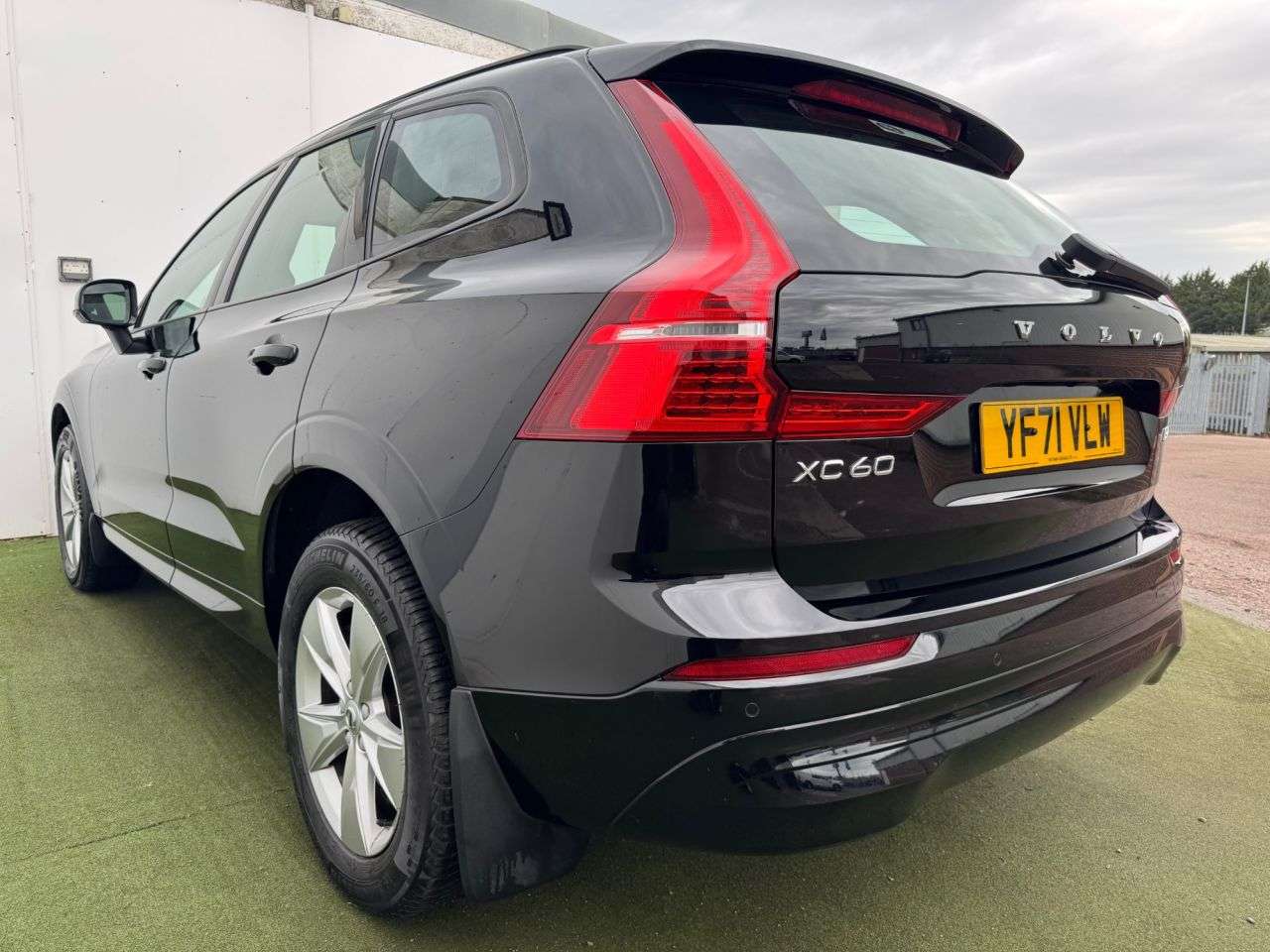 2021 VOLVO XC60 2021 VOLVO XC60