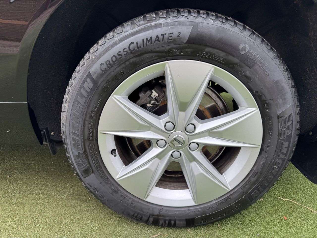 2021 VOLVO XC60 2021 VOLVO XC60