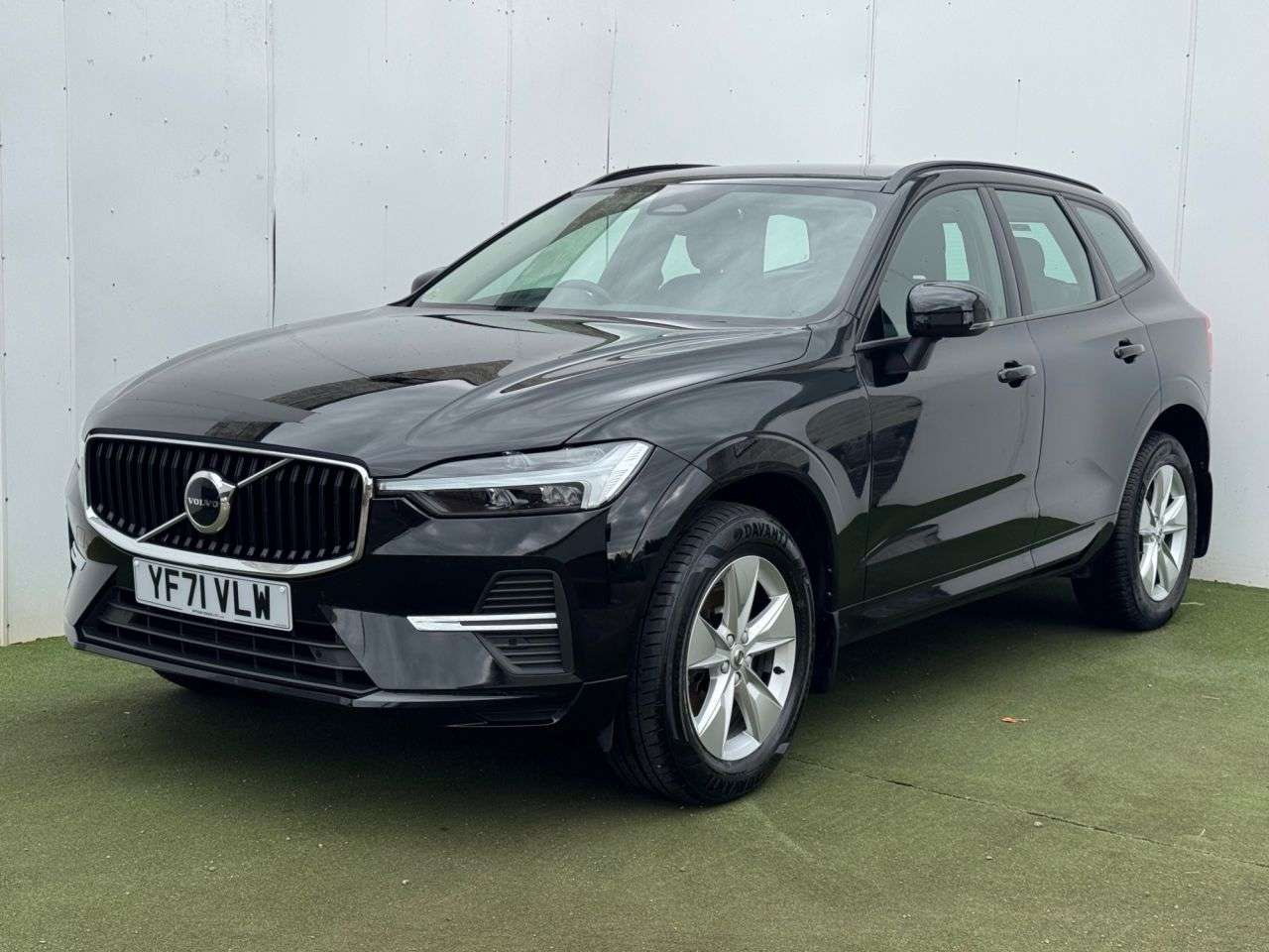 A 2021 VOLVO XC60 2.0 B4 MHEV Momentum SUV 5dr Diesel Hybrid Auto AWD Euro 6 (s/s) (197 ps) A 2021 VOLVO XC60 2.0 B4 MHEV Momentum SUV 5dr Diesel Hybrid Auto AWD Euro 6 (s/s) (197 ps)