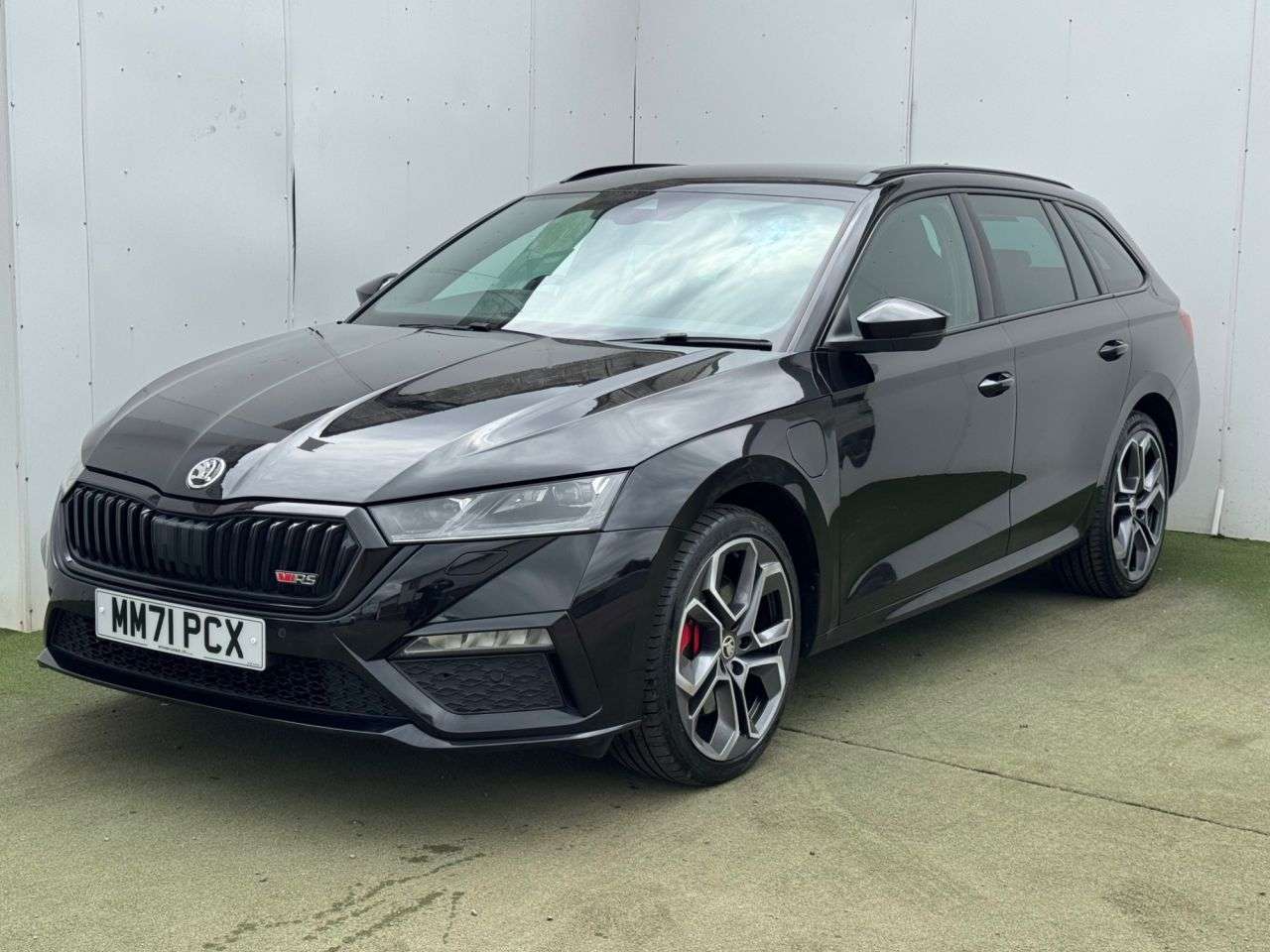 A 2022 SKODA OCTAVIA 1.4 TSI iV 13kWh vRS Estate 5dr Petrol Plug-in Hybrid DSG Euro 6 (s/s) (245 A 2022 SKODA OCTAVIA 1.4 TSI iV 13kWh vRS Estate 5dr Petrol Plug-in Hybrid DSG Euro 6 (s/s) (245