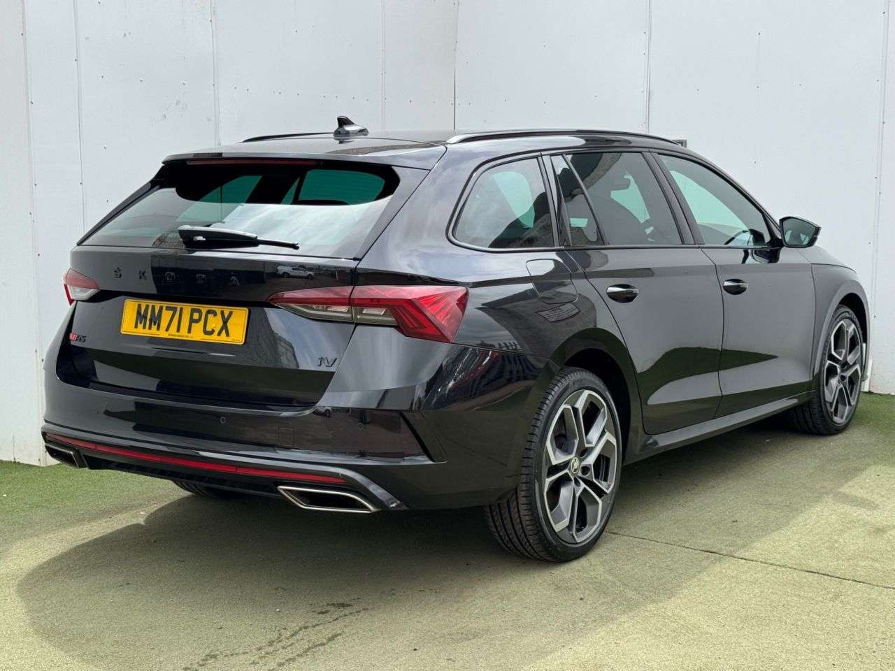 A 2022 SKODA OCTAVIA 1.4 TSI iV 13kWh vRS Estate 5dr Petrol Plug-in Hybrid DSG Euro 6 (s/s) (245 A 2022 SKODA OCTAVIA 1.4 TSI iV 13kWh vRS Estate 5dr Petrol Plug-in Hybrid DSG Euro 6 (s/s) (245