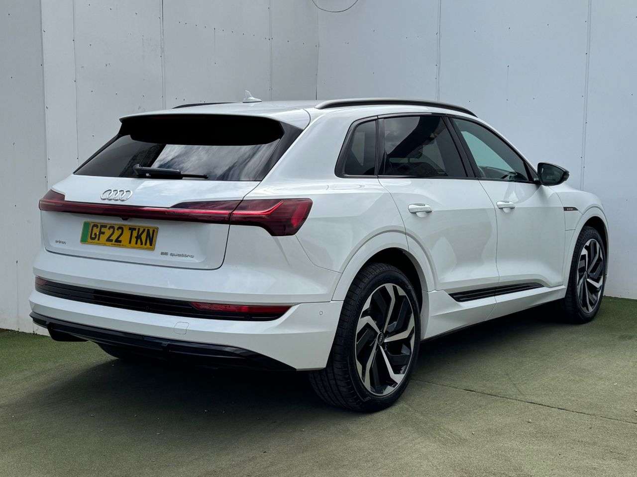A 2022 AUDI E-TRON 55 Black Edition SUV 5dr Electric Auto quattro 95kWh (11kW Charger) (408 ps A 2022 AUDI E-TRON 55 Black Edition SUV 5dr Electric Auto quattro 95kWh (11kW Charger) (408 ps