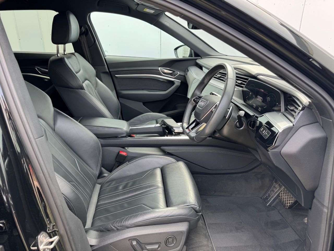 2022 AUDI E-TRON 2022 AUDI E-TRON