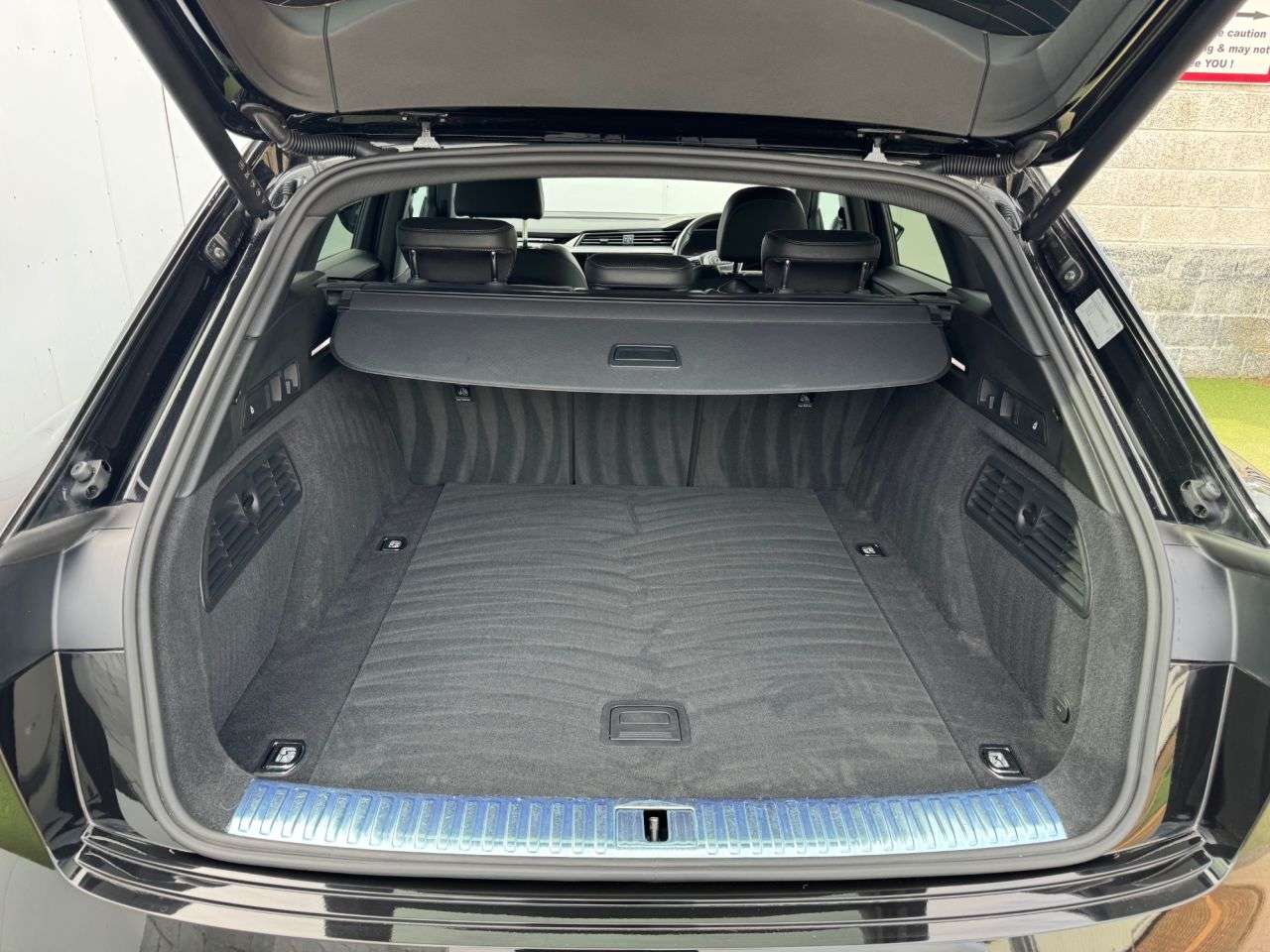 2022 AUDI E-TRON 2022 AUDI E-TRON