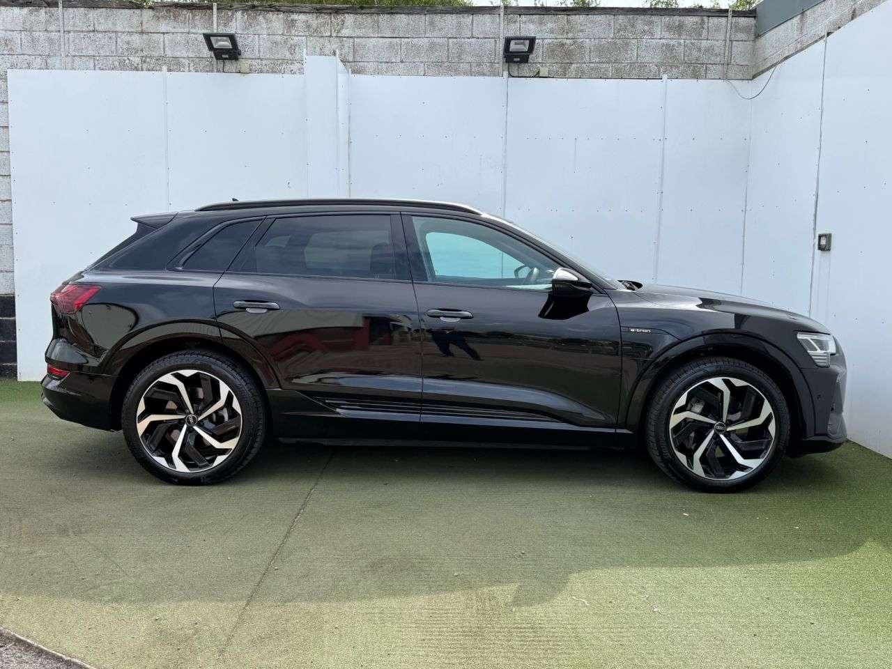 2022 AUDI E-TRON 2022 AUDI E-TRON