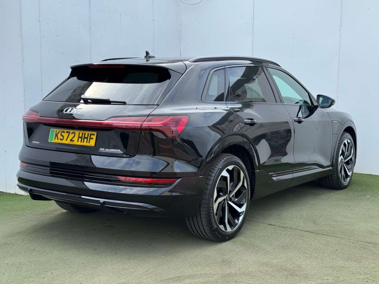 A 2022 AUDI E-TRON 55 Black Edition SUV 5dr Electric Auto quattro 95kWh (11kW Charger) (408 ps A 2022 AUDI E-TRON 55 Black Edition SUV 5dr Electric Auto quattro 95kWh (11kW Charger) (408 ps
