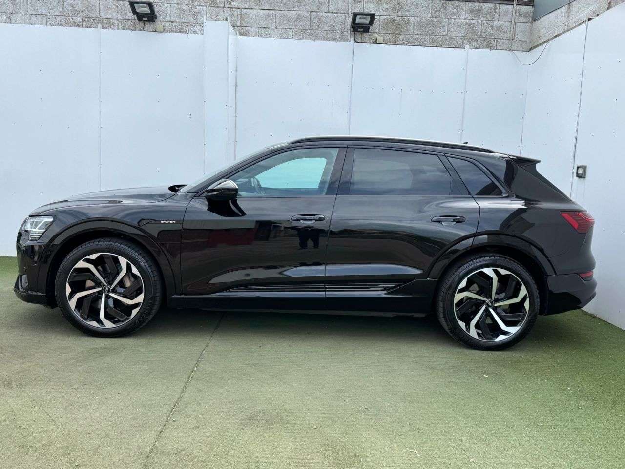 2022 AUDI E-TRON 2022 AUDI E-TRON
