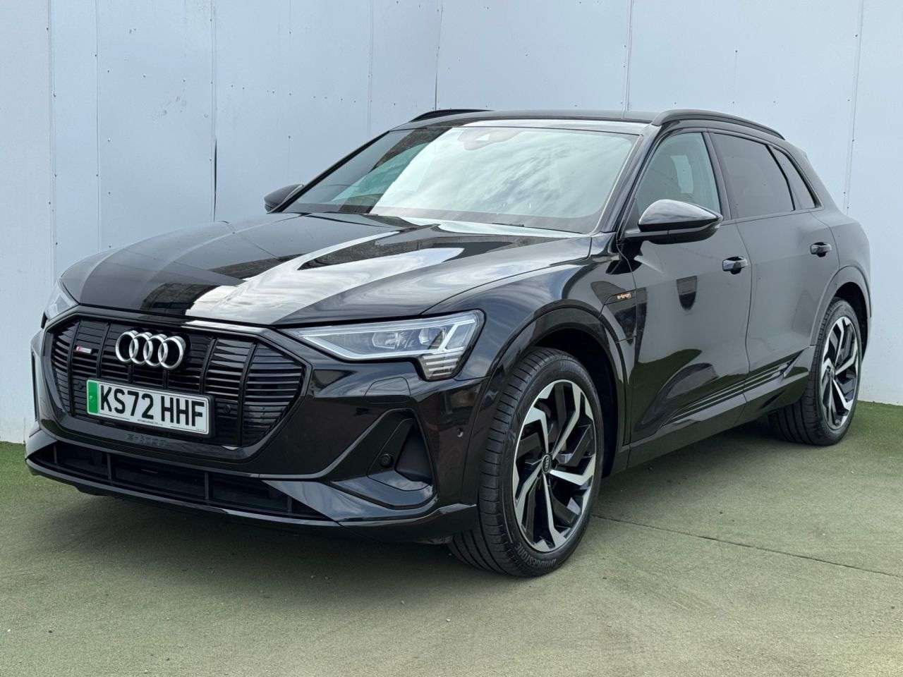 A 2022 AUDI E-TRON 55 Black Edition SUV 5dr Electric Auto quattro 95kWh (11kW Charger) (408 ps A 2022 AUDI E-TRON 55 Black Edition SUV 5dr Electric Auto quattro 95kWh (11kW Charger) (408 ps